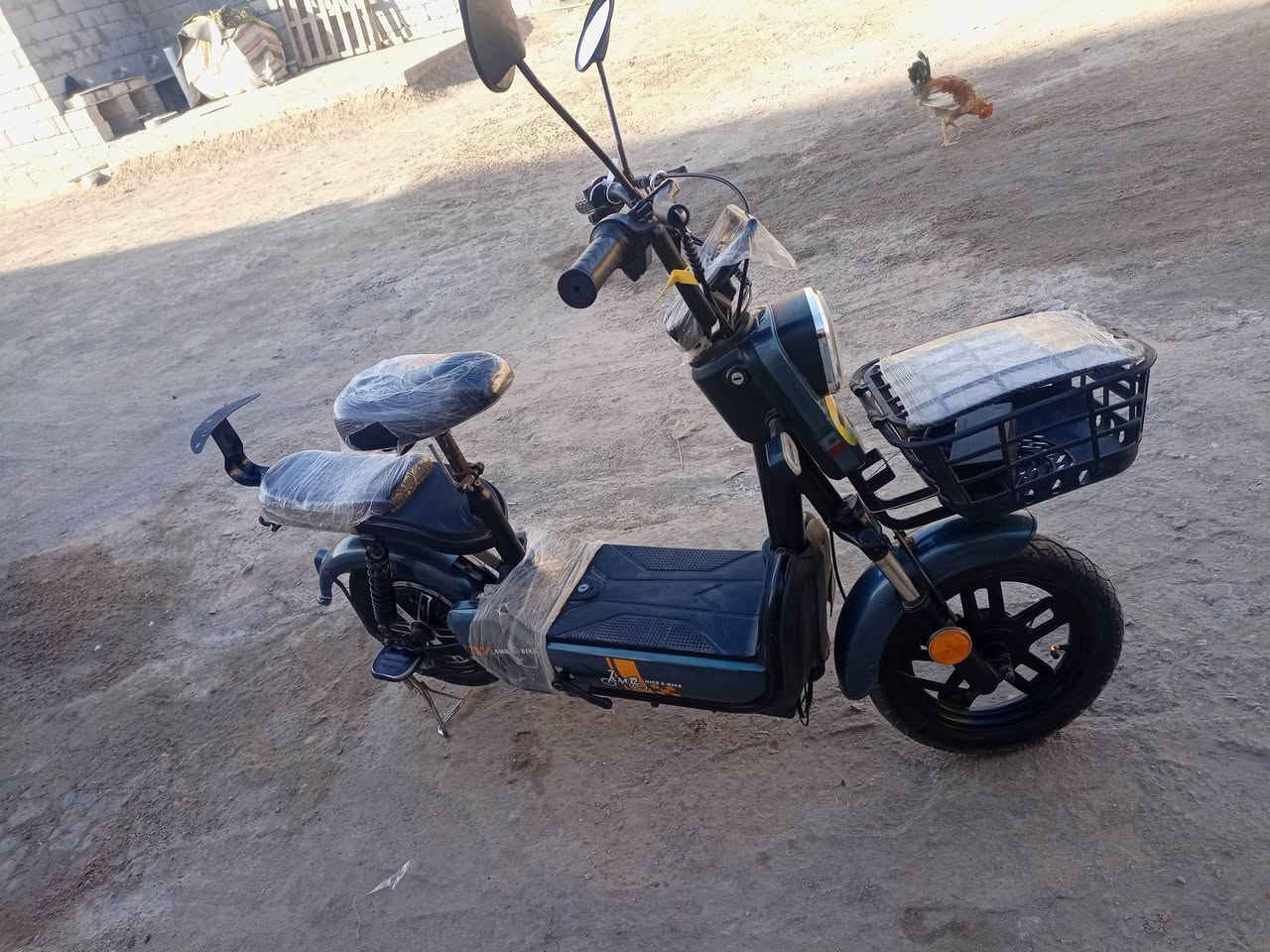 سلام عليكم دراجه شحن حجم 14فول نضافه سعر خاص مكاني ناصريه مركز ***********
