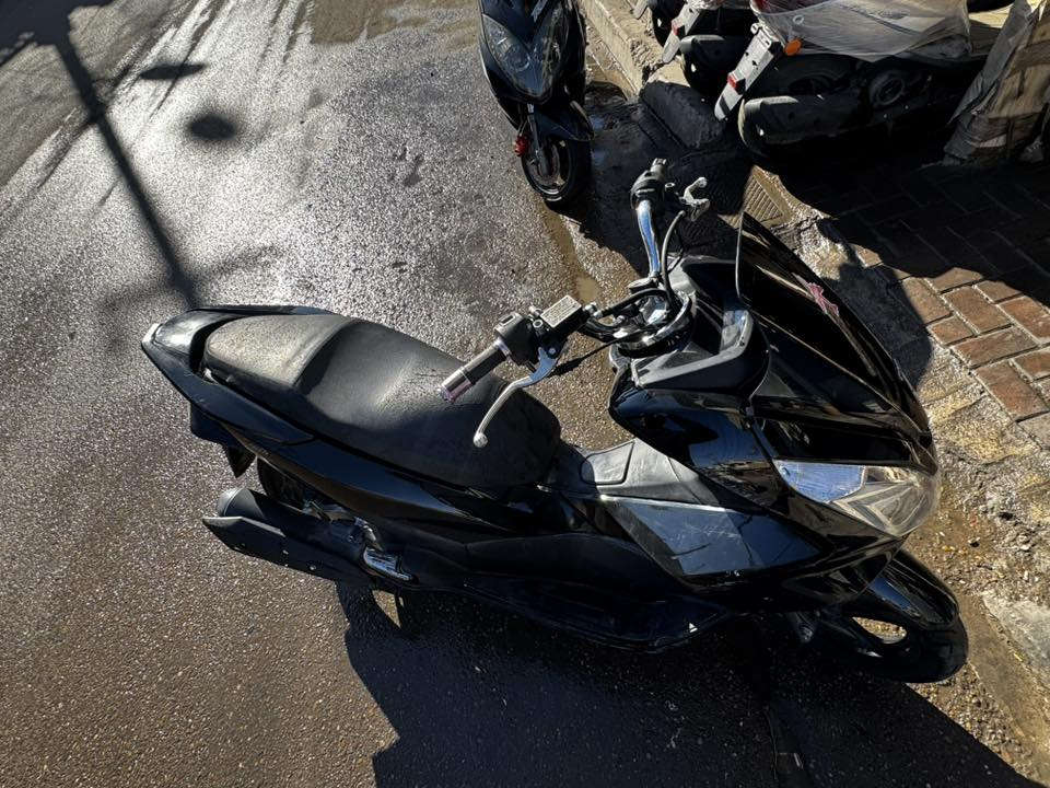 سلام عليكم دراجه بس سي اكس جيل الثاني وبيه نقص ستان تعليك ودكمه مال هورن قبغ جكمجه وشويه مكسور من جنح الخلفي طايره وصله زغيره يعني متاثر وسعرها 10 وبيها مجال 15 الف ماشيه  الاتصال ***********موقع بغداد الكريعات
