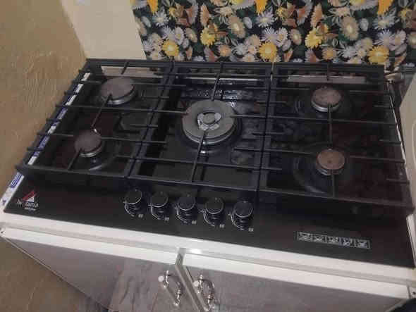 طباخ منضدي 5 عيون مع كاونتر بابين
مستخدم كم يوم. السعر150 بيه مجال .عنوان المنصور قرب جامع الحق. 
***********
***********
