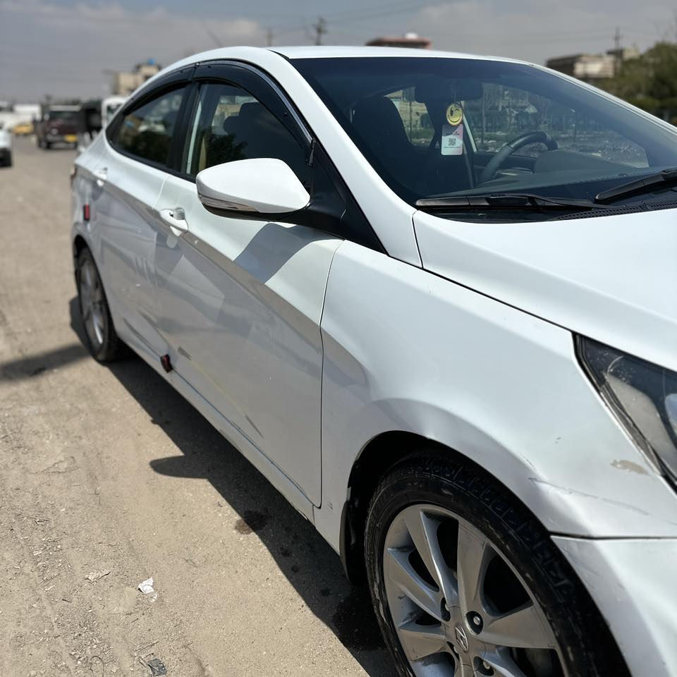 سيارة اكسنت 2013 خليجي. 🇮🇶 
مكينة 1.6 ماشية 230 الف. 
بيها قطعة وحدة صبغ فقط. ‼️ 
مكان السيارة بغداد 
موصفات : 5 ويل كب ، اشاير بالمري ، سنتر لوك ، شاشة أندرويد.
للاستفسارات *********** 
ما متواجد على الفيس
