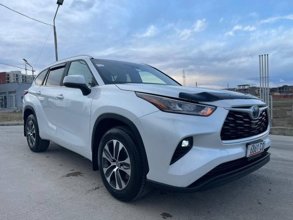 السيارة للبيع من جورجيا تبليسي العاصمة الجورجية
تويوتا هايلاندر 2024 هايبرد 2.5 XLE
المسافة المقطوعة 36الف 
سيارة بحالة ممتازه
#بدون_ضرر الموقع #تبليسي 
المعروضة بالسعر جورجيا 213ورقة


**إذا كنت صاحب هذا الإعلان وتريد حذفه لأي سبب، رجاءا أرسل رسالة إلى الدعم الفني**