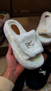 توفر البانتوف مال طلعه موديلات جديده وعروض قويه  سعر القطعه 9 الاف فقط...