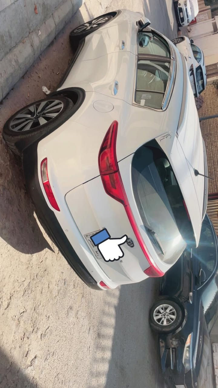 السلام عليكم
سبورتج 2018 خليجي
ماشية 115 الف
بيها صبغ باللباب الخلف السائق
179 $
***********
