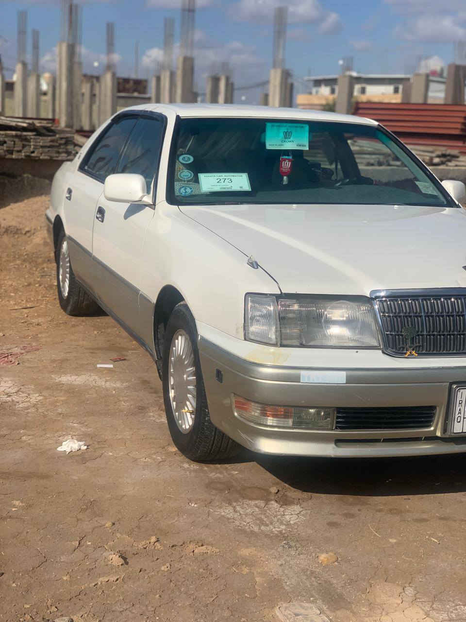 السلام عليكم كراون رأس الثور ١٩٩٧ شرط كفاله اصوليات وعيب شرعي رقم أنبار مشروع وطني شرط التحويل ثاني يوم
محرك ٢٥٠٠ vvt بيها ضربه بلجاملغ الخلفي جهت الراكب الباقي كله كفاله السياره تجي تشوفها بلواقع أحلى من الصور 
السعر 102 وبيها مجال 
متواجد فيس و واتساب 
***********
