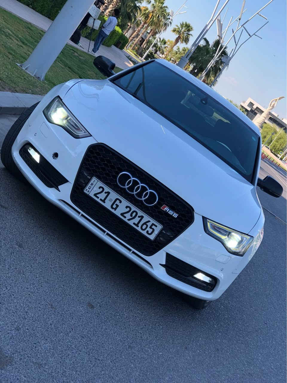 audi  A5  2014
كواترو 
هيج سبوغي  نيه  
تةنها دوو جي قةلةم كاري و قوپيكى هةية 
گير مةكينه بة شةرته 
 
مةكينه گاز 
(بيه مكانين تكحيل و تعديل 
سياره بدون صبغ )
موسفاتي 
كوشين هيتةره 
شاشه 
سوكان فوليوم 
تةحديد سرعه 
سئ گير  اوتو و عادي و سپورت 
حساسي پيش و پشتي
ئاوينه هيتةره 
لايت زيونون و عةدةسةيه 
 1000$  غةرامةى لة سةره 
سعري95 و مةجال 
شوين هةولير 
*********** أربيل, العراق
