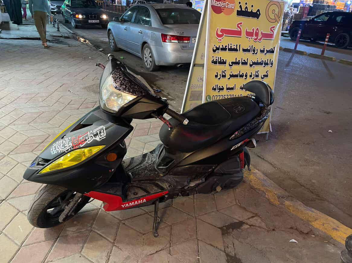 سلام عليكم 

جي تي ار  موديل 2013 بلاديه لون اسود لامع مغلفه اسود طافي  للجماليه دراجه صار شهرين نازله من الرمبه مكفوله كفاله عامه جيب فيتر وافحص  لايت زنون عالي ناصي ماشيه 11 الف ومصفر عداد  /// العنوان بغداد بغداد الجديدة سعر 1200.000
***********
