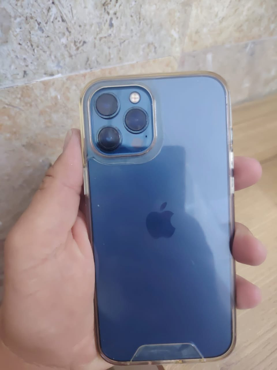 للبيع 12 برو ماكس
ذاكره 512 
بطاريه 89 🔋 
الجهاز مكفول من الشخط 
ما مفتوح ابد 
ملحقاته كارتونه اصليه 
شاحنه اصليه 
سعره 600 الف 
للتواصل ***********
مكاني بغداد الدوره
