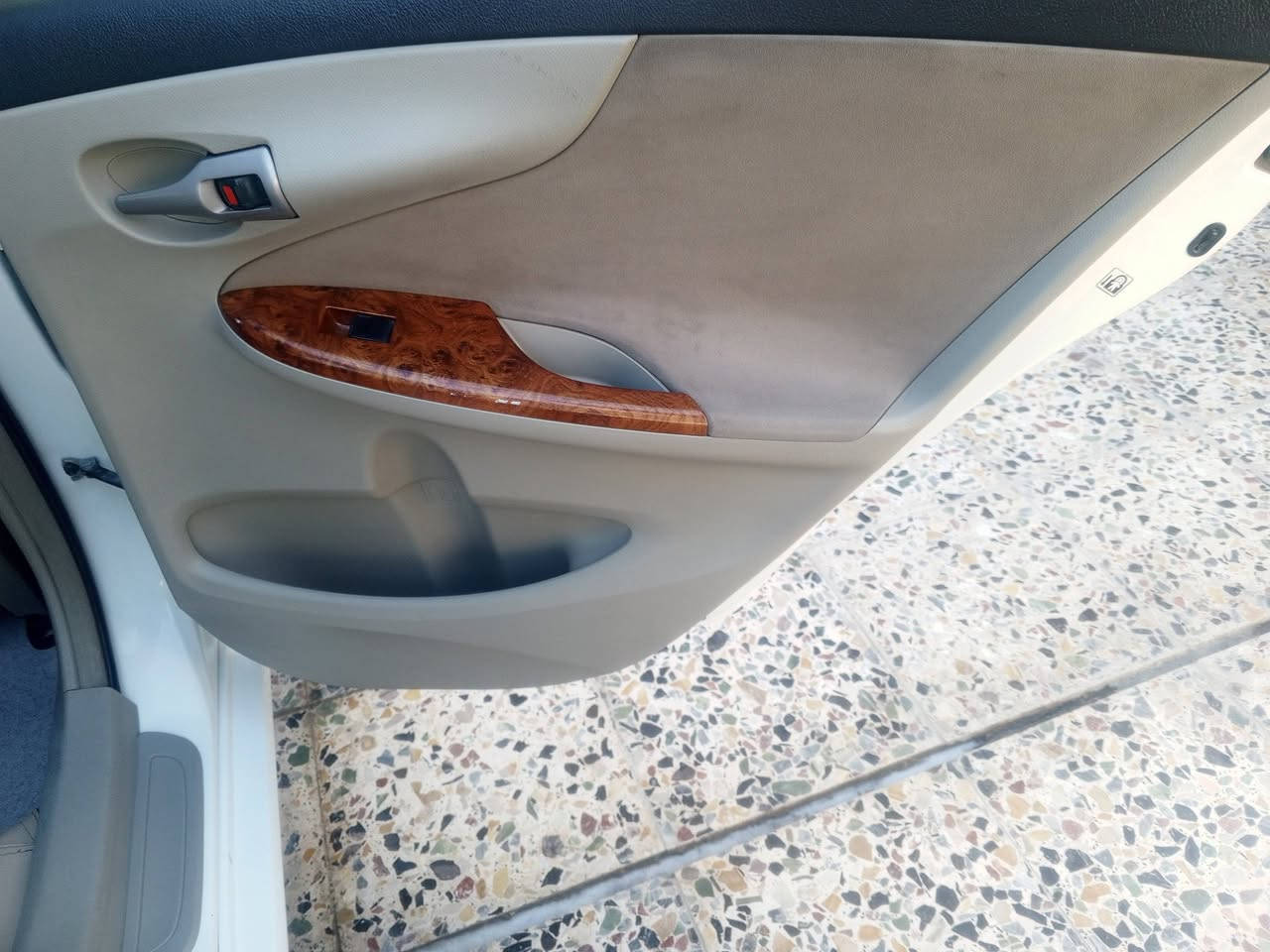 كورلا مديل 13كفاله من الصبغ والكصه والضربه القويه بيها بس بارد والجاملغات ثنينهن  تخم تاير ماشيه 119 رقم بصره تحويل ثاني يوم مكينه وكير كفاله محرك1600 الجبير سياره جديده احله من الصوره السعر 130 بيها مجال ، عنوان البصره الرقم للأستفسار عن طريق الرقم لحد يراسل خاص مكلف بل نشر/***********
