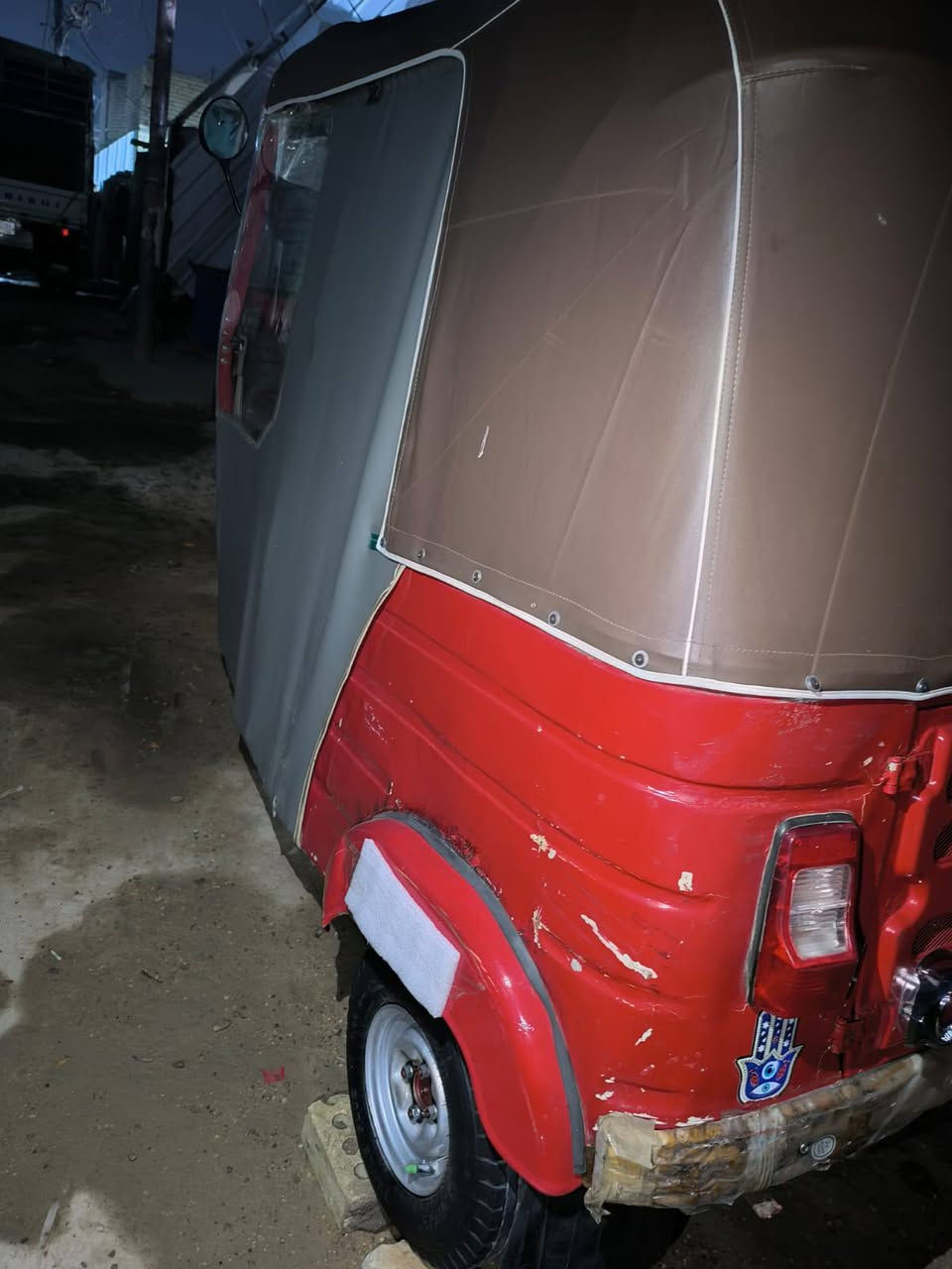 سلام عليكم تكتك مديل ١٧  رقم وسنويا تكتك حلوه مرتبه مكاني بغداد العبيدي سعر 5مليون  0770 469 9366
