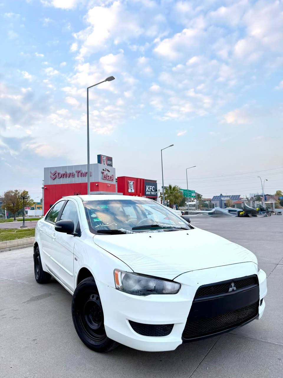 Lancer LX 2016 
***********
TB:-براوەی دوبەیە
مواسەفات(گێر تۆماتیک-ناوزەرد-ئاوێنە کارەبای-چوارجام کارەبای-)
:-گێر-مەکانە-کارەبەی-بەشەرتی فیتەر (128)هەزار حەقیقی رۆشتوە
:-پێشو پشت کەپس
:-نرخ(52) مەجال
*********** أربيل, العراق
