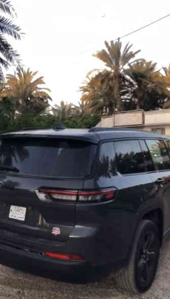 السلام عليكم 
تم تنزيل السعر للاستعجال بالبيع 
للبيع جيب كراند شيروكي
وارد امريكي صور الحادث بالمنشور السيارة على ايدي
موديل 2024
اسمنتي 
رقم بغداد الجديد هزة وكلشي جديد
السيارة مواصفاتها 
كشنات كهرباء الامامي 
سلايد 
دخول ذكي
رادارات 
حساسات امامي خلفي
صندوك كهربائي
السيارة 7 راكب يعني مقاعد البنص vip
تدفأ كشنات 

مكان السيارة بغداد
سعر السيارة 
290
للتواصل 

***********
