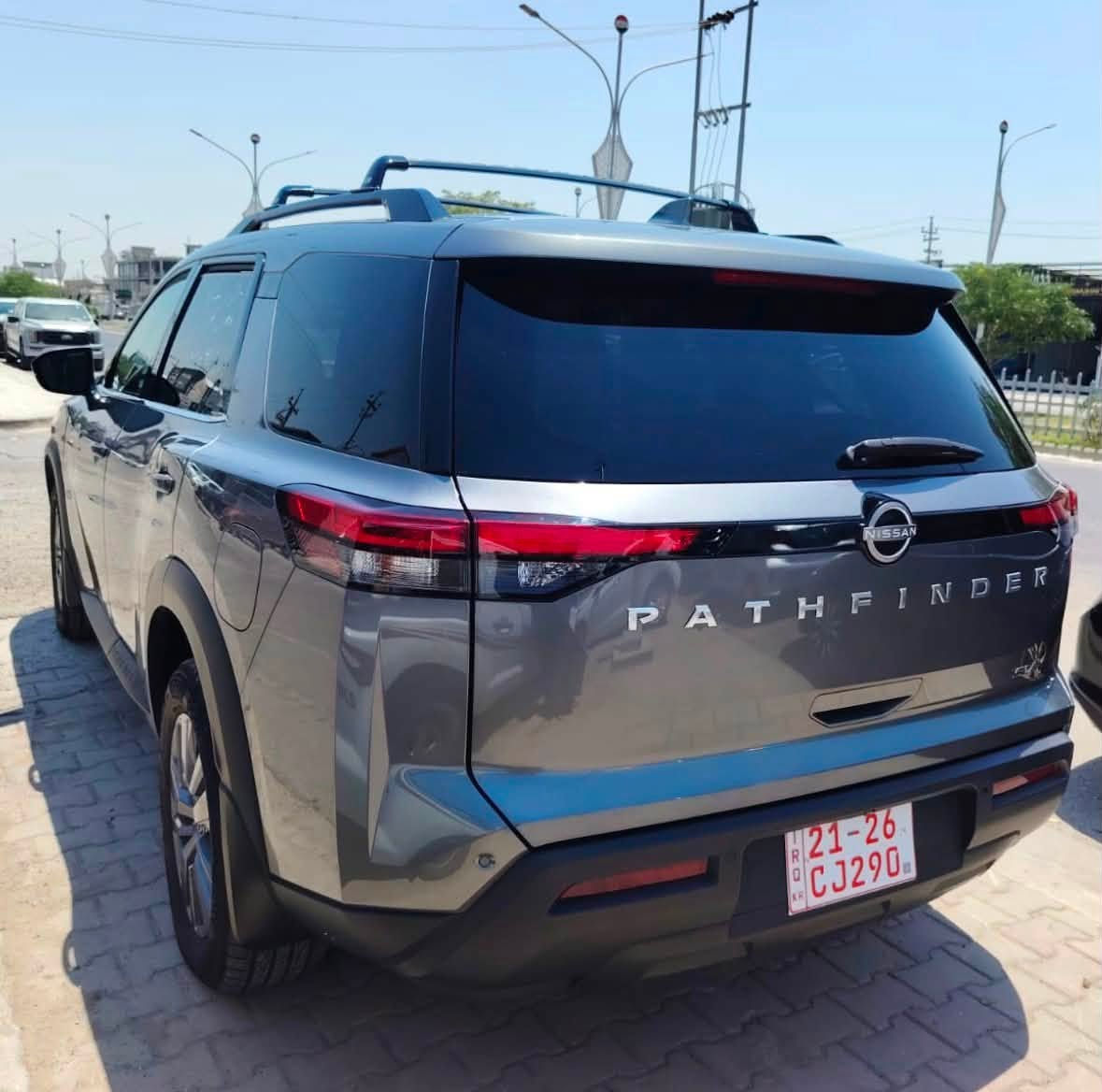 *تحية طيبة لجميع المتابعين*
NISSAN PATHFINDER SV
موديل 2024 فول مواصفات. 
العداد 9 الاف ميل فقط 👌
حجم المحرك 3500 V6. 
رقم الشاصي 5N1DR3BB5RC295238

المواصفات 
*دخول ذكي. 
*كاميرا خلفية. 
‏*نقطة عمياء. 
*تحديد مسار. 
*سقف بانوراما. 
*صندوق كهربائي. 
*حساسات خلفية. 
*فول تحكم في المقود. 
*شاشة كاربلي اندرويد.  
‏*مقعد السائق كهربائي. 
*7 مقاعد VIP مُنفصل. 
*تبريد مركزي 3 قطع. 
*رادار امامي وخلفي وجوانب. 
*بصمة تشغيل وتشغيل عن بعد. 
*غيار اوتماتيك 9 سرعات مع تبديل يدوي في المقود. 

السيارة بدون صبغ شرط الفحص. 
الشواصي سليمة شرط الفحص. 
جميع الإرباكات سليمة شرط الفحص. 
صور الحادث مع تقرير السونار مرفقة في الاعلان. 

السيارة كاتي تترقم شمال العراق 
أربيل * سليمانية * دهوك 

‏**** السعر  265 ****

السيارة موجودة في محافظة كركوك للاستفسار اكثر عن السيارة يرجى مراجعة معرض المربد لتجارة السيارات. 

كركوك حي الخضراء شارع المعارض 
او الاتصال على الرقم 
***********
