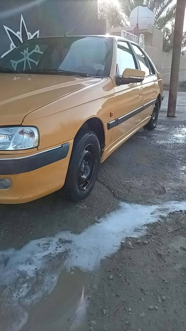 سلام عليكم بيجو باريس مديل ١٥ سياره كفاله عامه عده دوسه مال بنيدً.     مكانه بغداد الشعب. السعر ٤٨. 
***********
