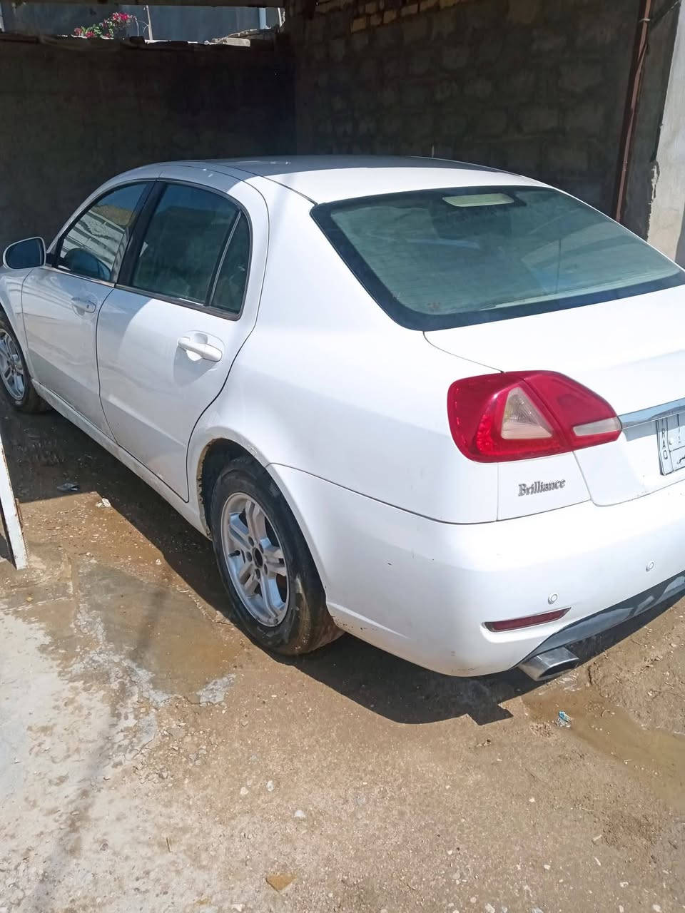 السلام عليكم اخوان السياره للبيع نوع جنبي أو برلنس موديل 14 السياره تعمل نظام البانزين والغاز كير عادي اي طخه ماكو نظيفه تبريد شغال بس بيه عطل بالمحرك يراد تبديل أو تجفيت السعر 45 ورقه أو بيه مجال الاتصال على رقم *********** السياره حره السكن حله
