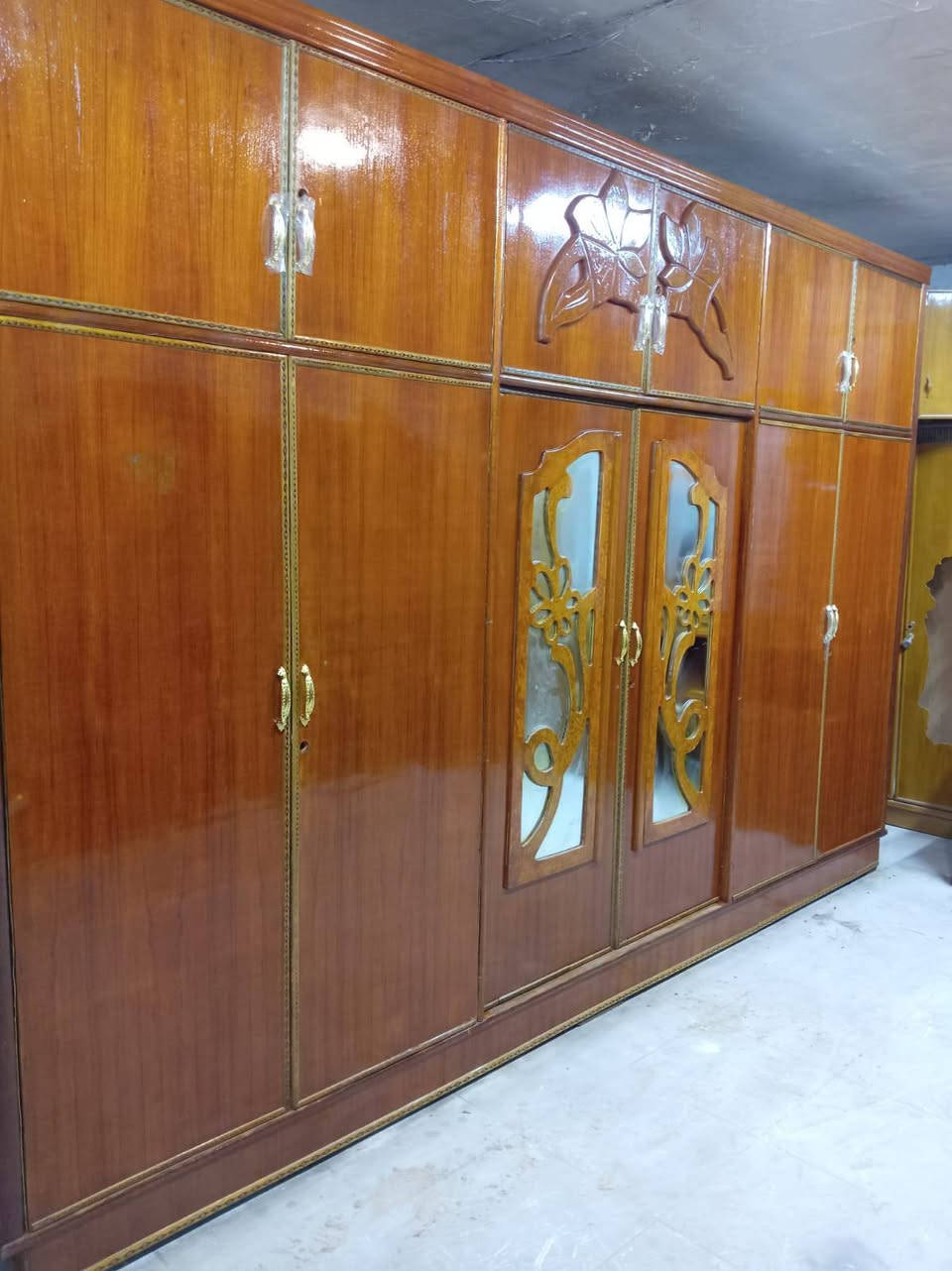 علئ بركة الله 
غرفة نوم 6باب ملحق  صاج تسكام 

جدا جدا نضيفة   يعني مال عرس 

طول الكنتور 355

رتفاع 250 

السعر 725 

***********

 العنوان  
حلة ناحيةابو غرق عامود165 
شارع الامام مدخل فرع سيد رسول 
يوجد توصيل  وشد بكروه 

 قفاله  جامة موجودات
