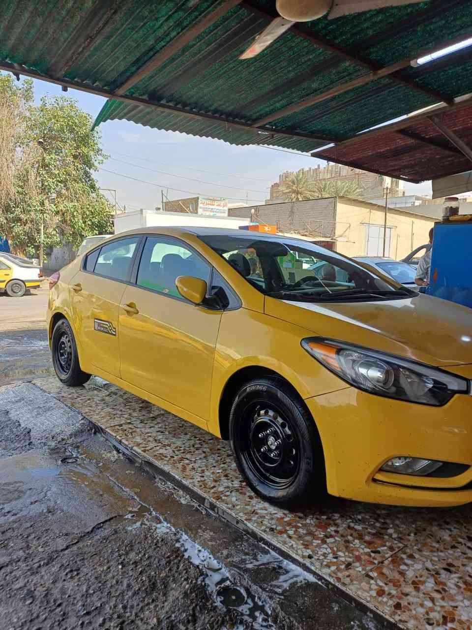 سلام عليكم كيه فورتي موديل ١٦ 
واد امريكي محرك ١٨٠٠دوش حادث بل جاملغ الأمامي 
سياره رقم بغداد محوله جديد سياره جديده بمعنه الكلام 
تخم تاير جديد كير مكينه صدر كله مكفول سياره خير من الله رقم التلفون ***********
واذا اكو مراوس بسوناته مضلع خليجي 
مكاني بغداد الزعفرانيه 
سعر سياره ١٢٠وبيهه مجال
