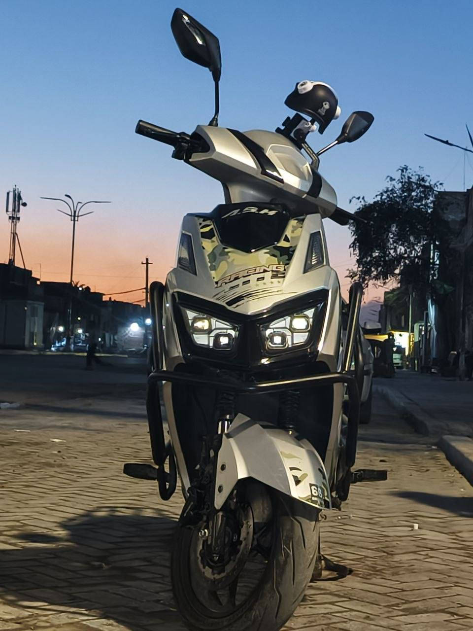 السلام عليكم 
دراجه سكنس 3 سرع نظام بك 
6 بطاريات تشغيل عن بعد 
انذار مانع سرقه 
السعر 500 العنوان مدينة الصدر
***********
