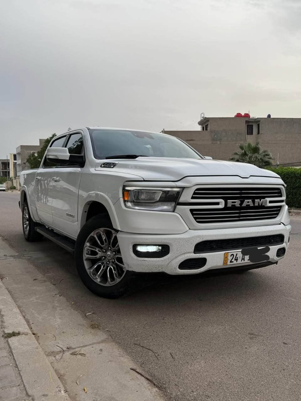 السلام عليكم 
دوج رام موديل 2021 مكينه V8/5700 فووول مواصفات فول الفول السياره جديده بمعى الكلمه صور الحادث مرفقه رقم اربيل تحويل بعيوني مكان السياره بغداد السيديه *********** حيدر بغداد, العراق
