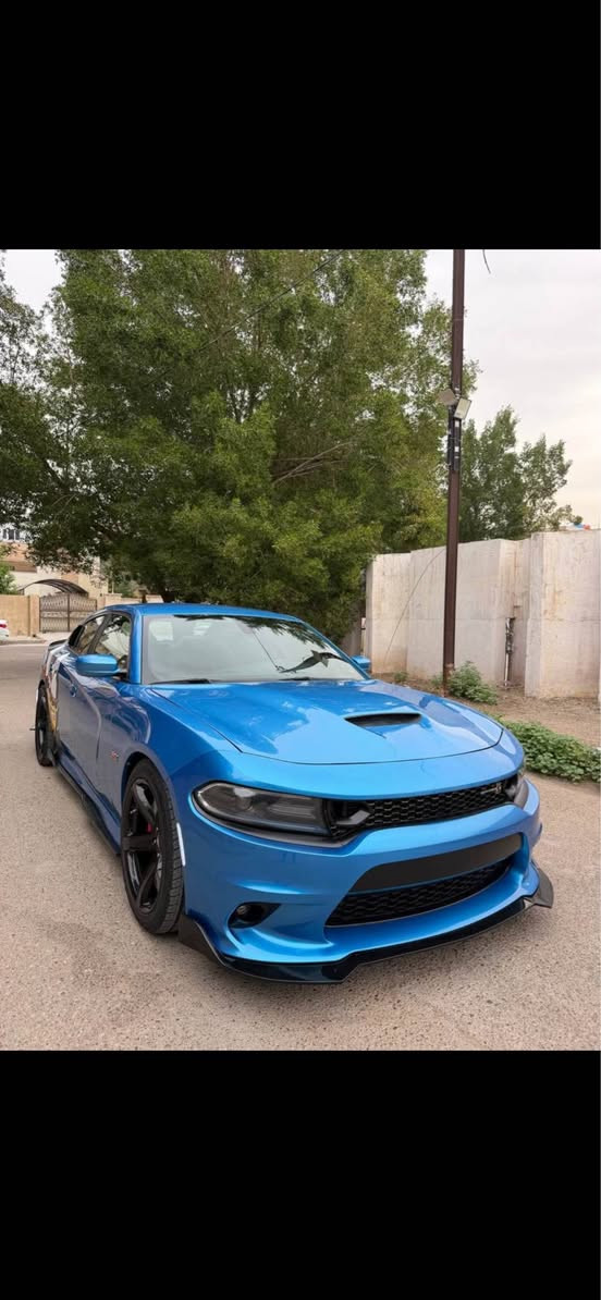 السلام عليكم للبيع جارجر 6400
 سكات باك سوبر تراك باك٢٠١٨
ماشيه ٥٣ الف 
حادثه جداً بسيط بدون لغد بدون شاصي بدون ايرباك بنيد فقط مبدل ومصبوغ وشبر بالجاملغ الايسر الخلفي كلير مو اكثر من شبر 
تراي زيرو سياره جاهزه صدر تايرات دسكات 
مواصفات السياره 
شاشه كبيره كار بلي
تشغيل عن بعد
شفتات ستيرن
كشنات كنتاره وجلد 
كشنات كهرباء 
كشنات الاماميه تدفئه تبريد
الكشنات الخلفيه تدفئه
خزن ميموري
كامره دواره 
حساس خلفي 
رادار جانبي
مري قلاب 
نقطه عمياء
مري تدفئه 
ستيرن تدفئه
الاظافات الي ع السياره
بيه دركه فور جت الياف طبيعي
بيهه ويل نجمه خسفه قويه اصلي 
تايرات خلفيه ٣١٥ امامي ٢٧٥
لد تكساس 
كت لحايه لامع
بيهه اويل برثر 
شوته K&n
اويل كاج كان
ستريس بار اصلي 
بيهه برمجه مصطفى ايگل 
كت اوف وطلقات وببكورن
سياره مكينه كير مكفولا وكلش قويهه 
فول نعومه 
السعر ١٩٠ وبيهه مجال للطيبين الماعنده ياخذه بلاش
مكاني بغداد حي توس افاق عربيه
*********** تونس
