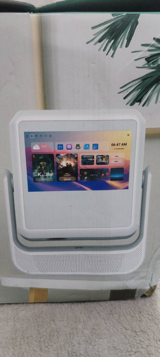 جهاز عرض (بروجيكتور) ذكي ومتعدد الوظائف بشاشة تعمل باللمس، يُعرف غالبًا باسم Volto A2 Pro.
يجمع بين جهاز عرض وشاشة لمس مدمجة ومكبر صوت.

يعمل بنظام التشغيل أندرويد ويدعم تطبيقات ذكية متعددة.

يدعم دقة FHD مع إمكانية تشغيل محتوى بدقة 4K.

يتميز بتركيز تلقائي للصورة وتصحيح تلقائي لزوايا العرض.

للبيع
للإتصال ***********
