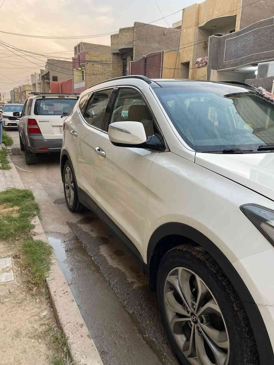 السلام عليكم للبيع سنتافي 2013 سياره فول للاخير مكينه كير حداديه بشرط السياره بسمي تحويل شوكت ميعجبك السونار مرفق مع الصور  السعر 145بيهه مجال بسيط للاستفسار
 مكان السياره بغداد الشعب ***********
