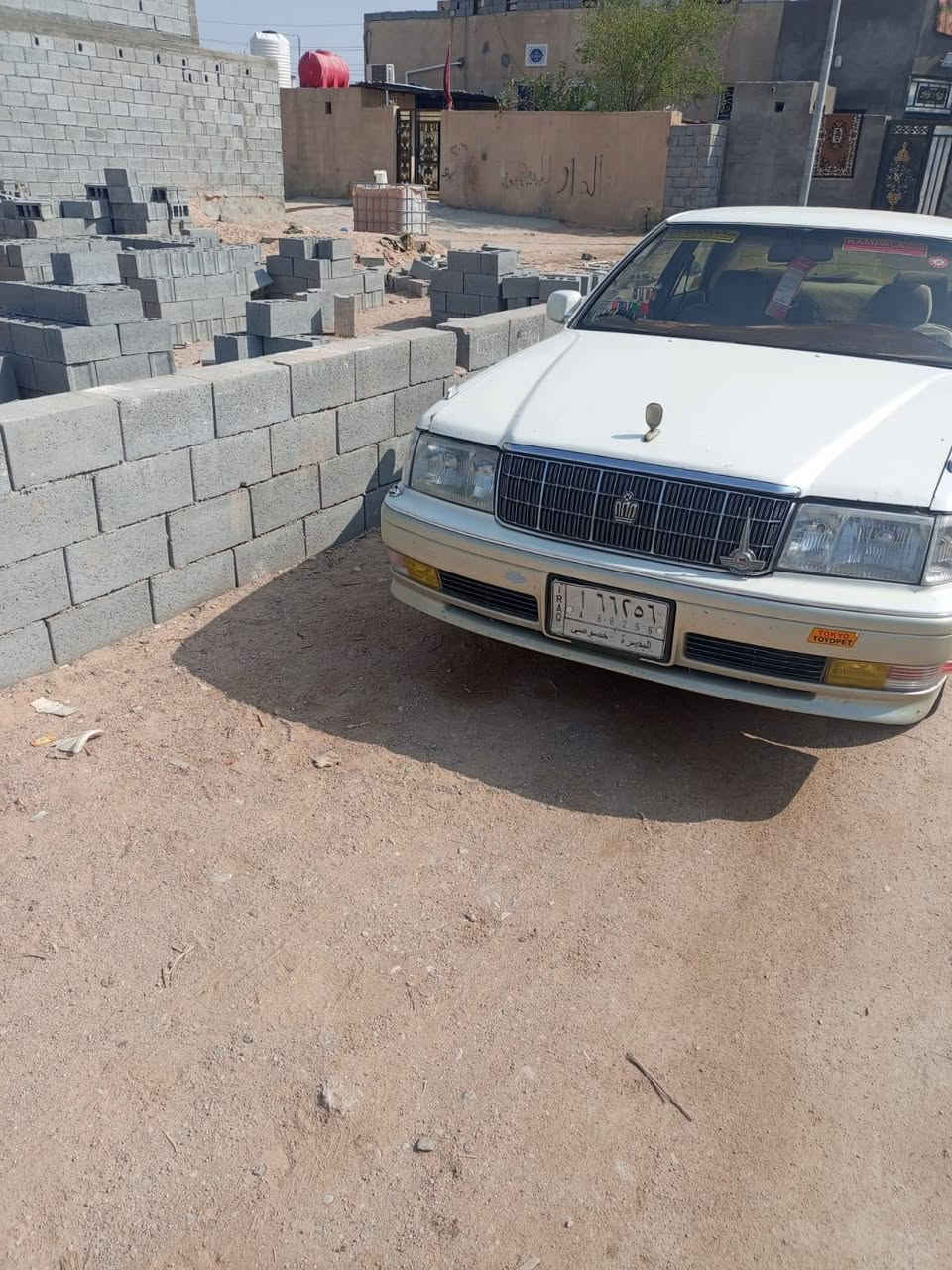 سلام وعليكم سياره للبيع مكينه ثنين ونص فيشه وحده  وكير جدد تخم تاير حداده بل كارتون عرابه جديده السياره 12 قرص اكرستال أصل
دواخل عسلي سياره مال جناي كهرباياتهه كله شغاله 
لعلم ابيع ومراوس عسب القناعه 
العنوان بصره الزبير  رقم ***********
