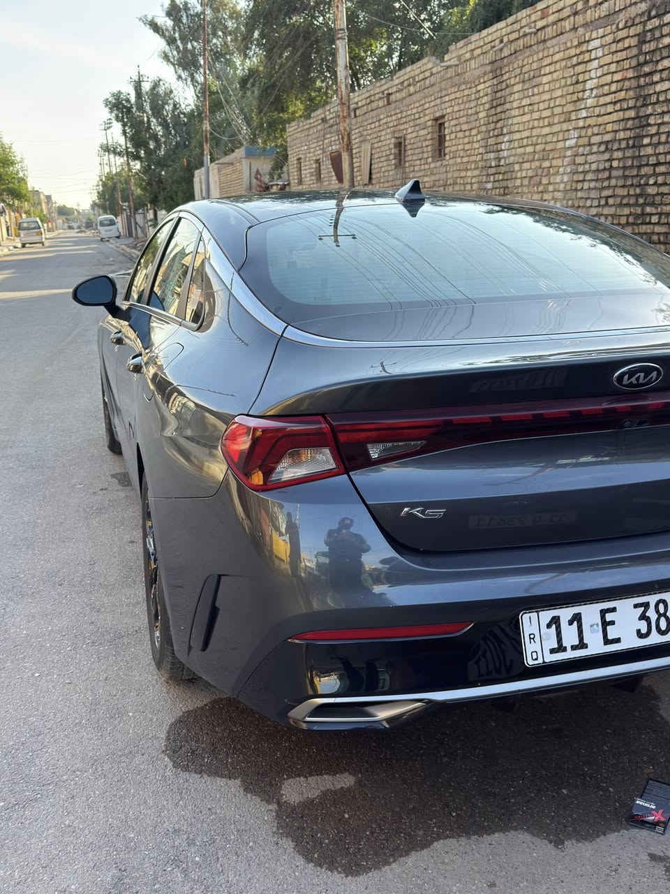 السلام عليكم 
K5 موديل 2021 
فول موصفات عدا الفتحة 
كشنات كهرباء 
كشنات هيتر 
وضعيات قيادة 
رادار 
مثبت مسار 
تشغيل عن بعد 
صور الحادث موجود 
السعر 165 وبيهة مجال 
مكان بغداد 
رقمي ***********
