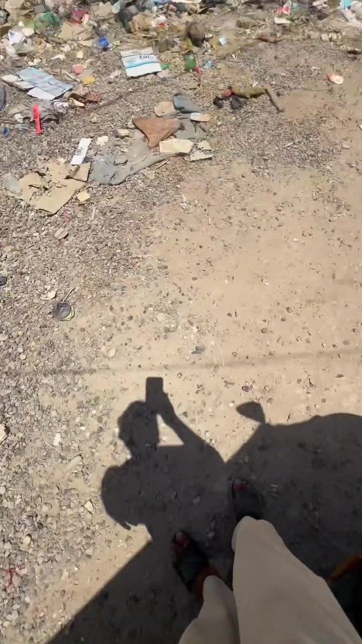 السلام عليكم عندي قطعه للبيع بشارع عشرين بل رئاسه مسحه القطعه ١٠٠ وبسعر ٤٠ لشراي يتصل 
***********
