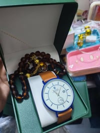 ساعة • للبيع