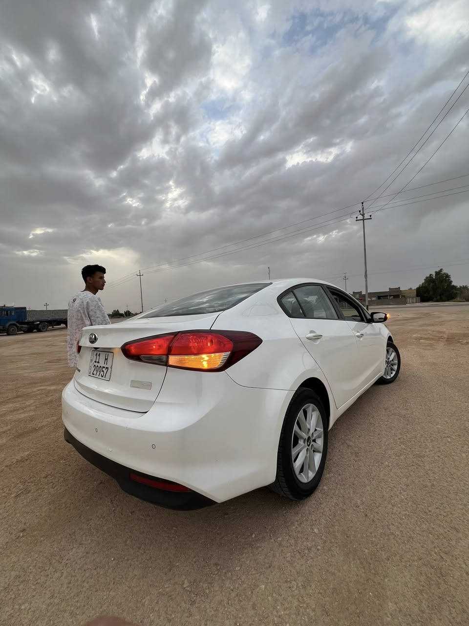 للبيع كيا سيراتو موديل 2018سياره جديده حيل مكفوله رقم بغداد بسمي مداور ثاني يوم موصفات 
لد امامي ويل كب شفتات ستييرن موصفات حلوه سياره محرك ١٦٠٠كفاله محرك كير حدايده تبريد  مكانه السماوه السعر ١٤٢وبيه مجال ‭٠٧٨٣ ٤٩٤ ٠١٦٠‬
