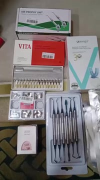 اجهزة اسنان • مجموعة • كلهن