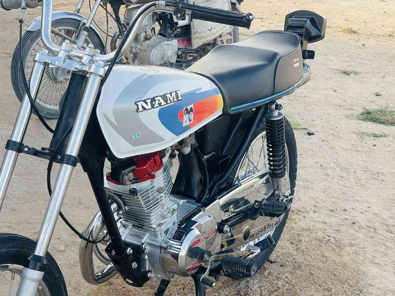 سلام عليكم دراجه البيع تعمير صالي شهرين من عمترته شاصي ارشه موديل 16وراق سكنر  دراجه حلوه مكاني طريق نجف كربلاء  وهاذه رقم *********** بي وتساب
