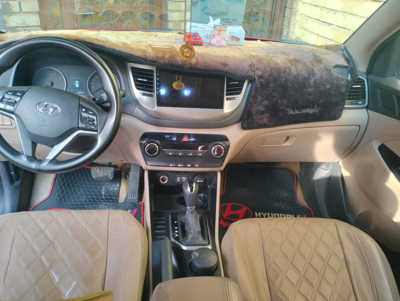 توسان 16 خليجي فول مواصفات عدا البصمة بانوراما فتحة سقف شاشةً كامرة حساسات بدون صبغ بدون تبديل كير محرك تبريد كفالة صدر جديد باتري جديد السيارة كل نقص مابيهة ماشية 135 ألف المكان تقاطع الدرويش المعالف هاتف *********** السعر 168
