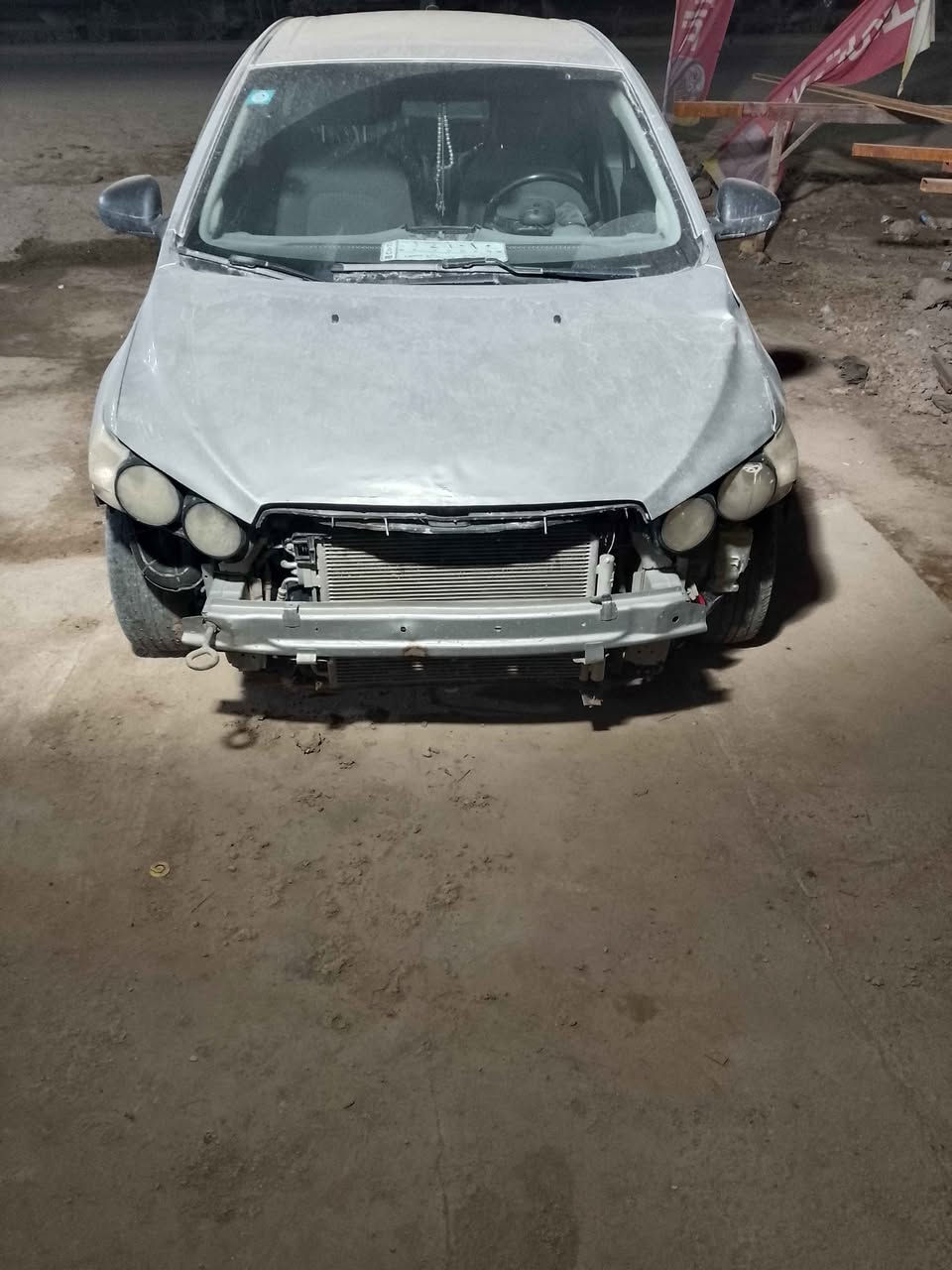 محرك 1600 المرغوب 
السياره بيهه كير ومكينه كايمات 
وضربني ابو ماطور فلش الدعاميه الاماميه السعر 45 وبيها مجال  *********** حلة, بابل
