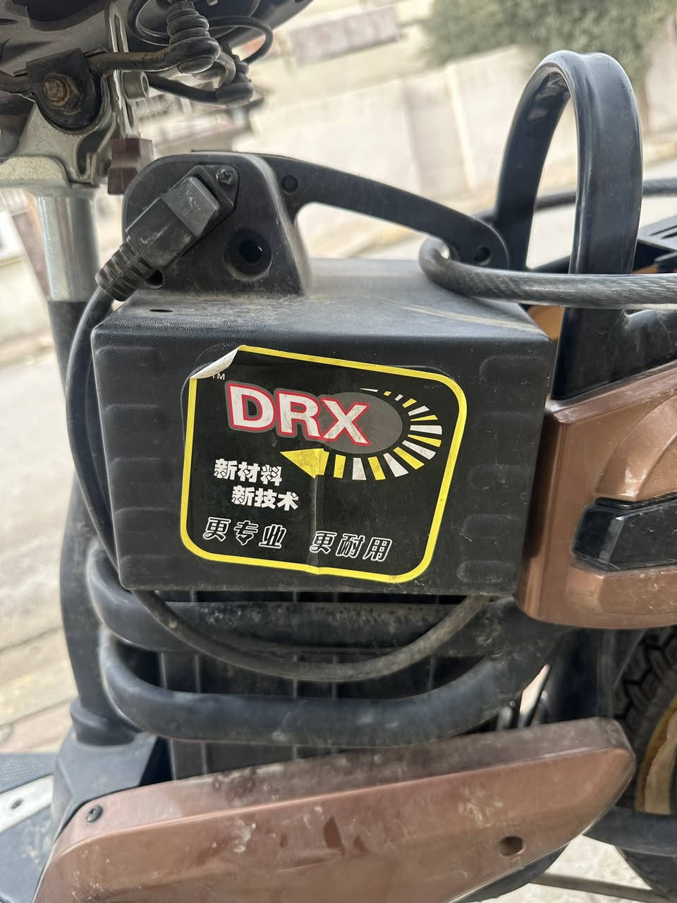 بايسكل شحن للبيع حجم 14. مع بطاريه جديد 
السعر225بي مجال الاتصال ***********
