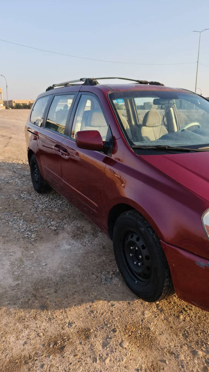 السلام عليكم للبيع كيه سيدونه موديل 2007 السياره بسمي مصبوغة حزام جماليه بيه طخه بالجاملغ الخلفي عكس السايق مكينه وكير مكفول مكان السياره كوت ناحيه جصان السعر 108 وبيه مجال ***********
