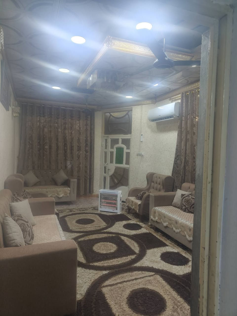 بيت 100متر في كاطون الرازي طابو ملك صرف بلقرب من مجسر الرازي وقريب على الشارع العام للاستفسار  الاتصال على الرقم ***********
