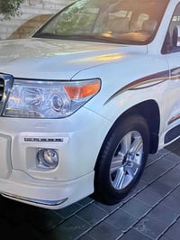 تويوتا لاندكروز  موديل 2013  السياره جديد جدا  أخت الزيرو ماشيه 73 ألف...