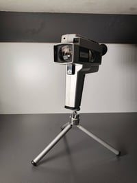 كامره انتيكا  السعر 20 الف  التواصل 07853004300