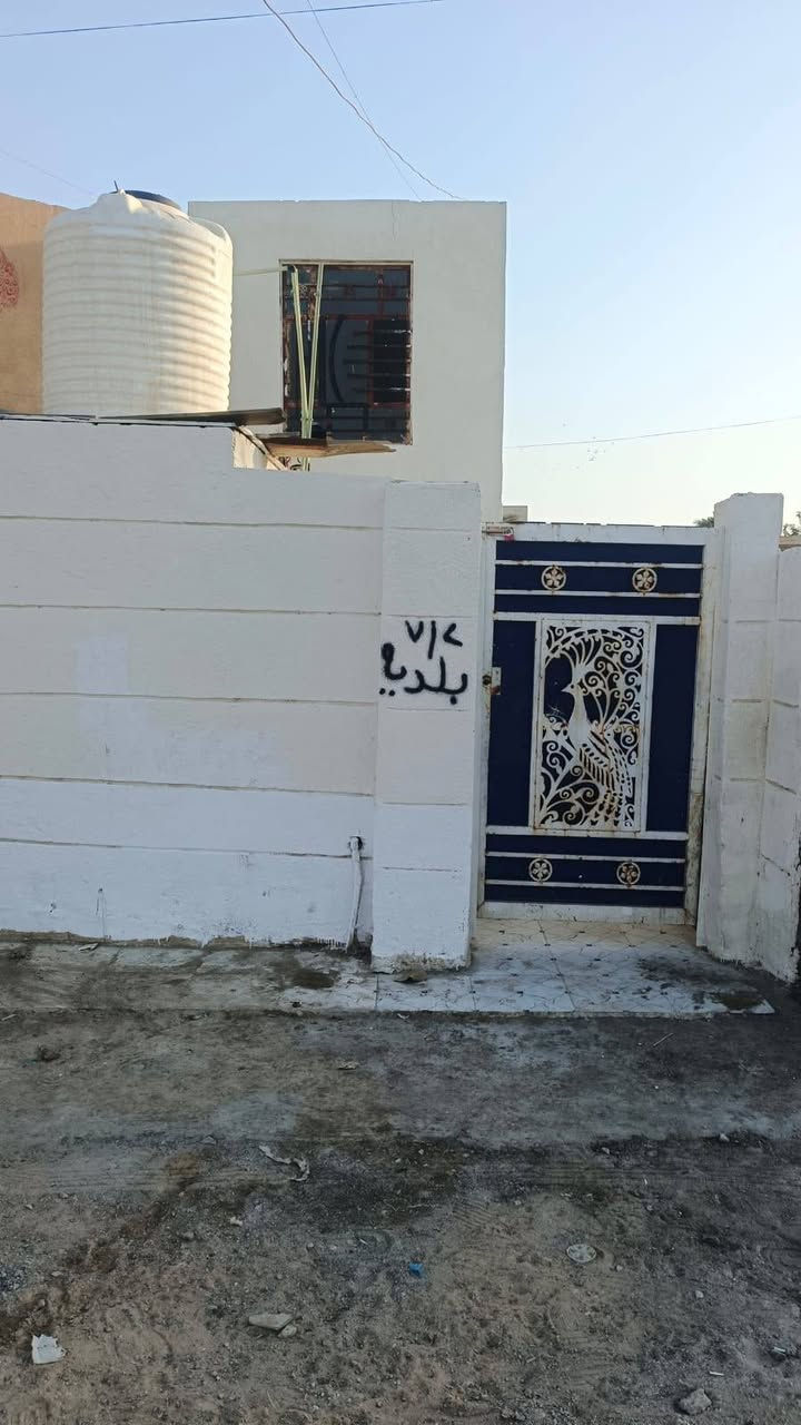 مشتمل للبيع حي الحكيم نزلت افران المرتضى البيت طابقين عكاده نضيفه الاتصال على الرقم
***********
