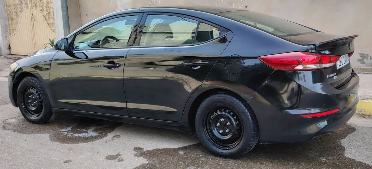 السلام عليكم النترا2018 رقم سليمانيه رقم وسنويه جديد بسمي وكاله اوتحويل موجود. السياره محرك 2000 مواصفات شاشه وكاميرا وتحكمات ستيرن. السياره بيه صبغ جاملغ جهت السايق والبونيد بدون دواخل. والسونار موجود الي يحب يراسلني خاص اووتساب. مكان سياره ديالى خانقين السعر110 وبي مجال. 
*********** بغداد, العراق
