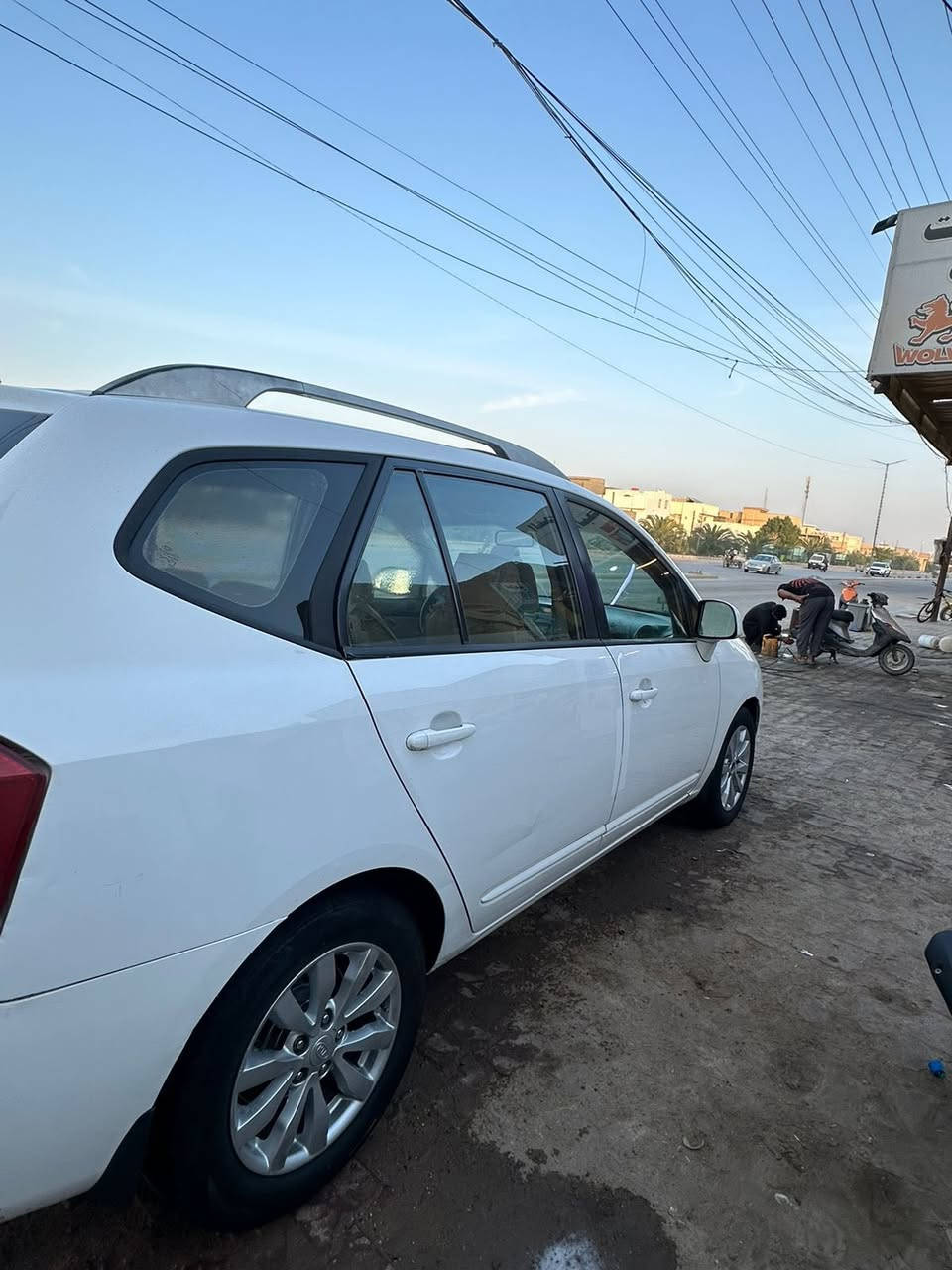 كيا كارنز
موديل ٢٠١١ 
خليجي  
سبعه راكب
محرك ٢٠٠٠
رقم بغداد تحويل ثاني يوم شرط
جاهزه من كلشي 
كير محرك حداديه تخم تاير تبريد كلشي بالشرط 
صبغ ٣ قطع فقط بدون اي ضرر عابر  سونار موجود 
السعر ١٠٥ 
بيع او مراوس 
***********
