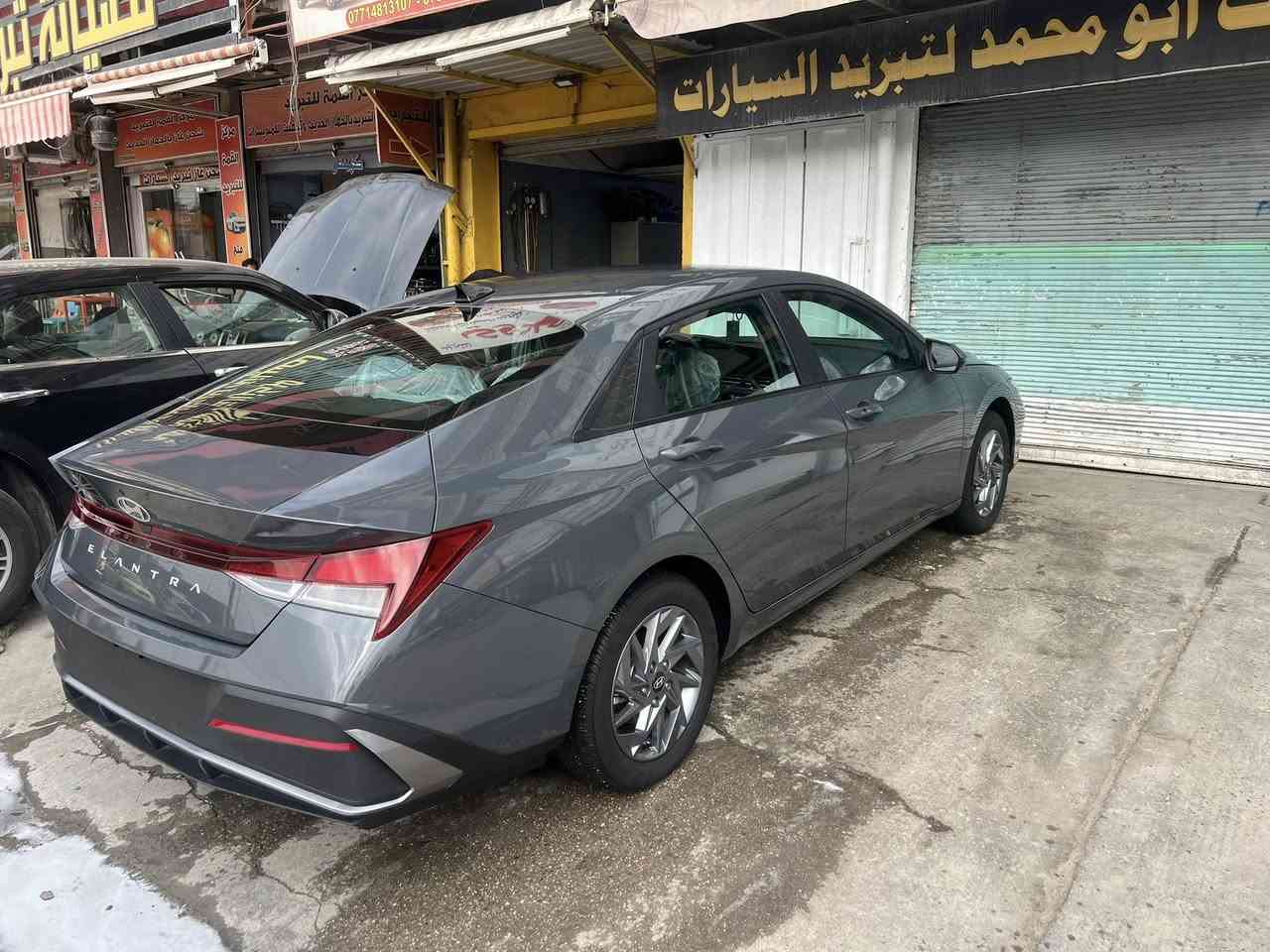 سلام عليكم الانتره مديل 24 بدون يرباك ماشيه 21 الف كيلو بيه خشم جاملغ وباب سايق سياره ليبل واحد سعر 142 بيه مجال مكان بغداد الامين بدون رقم ***********
