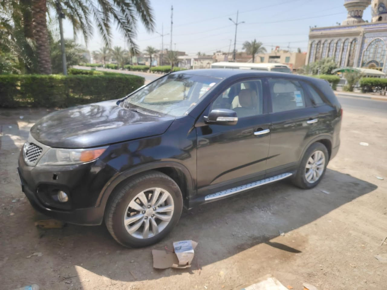 السلام عليكم سورنتو 2012مواصفات معروفه بيها حادث صفحه عكس السايق صبغ عام بدون تكم بدون شواصي ضربه خفيفه حادث بل عراق وارد خليجي مكينه 2400كير مكينه كفاله تبريد 3 قطع 7 راكب رقم أربيل بسمي تحويل مباشر سياره جاهزه وحلوه  السعر 107 وبيها مجال  العنون بغداد الطالبيه ***********
