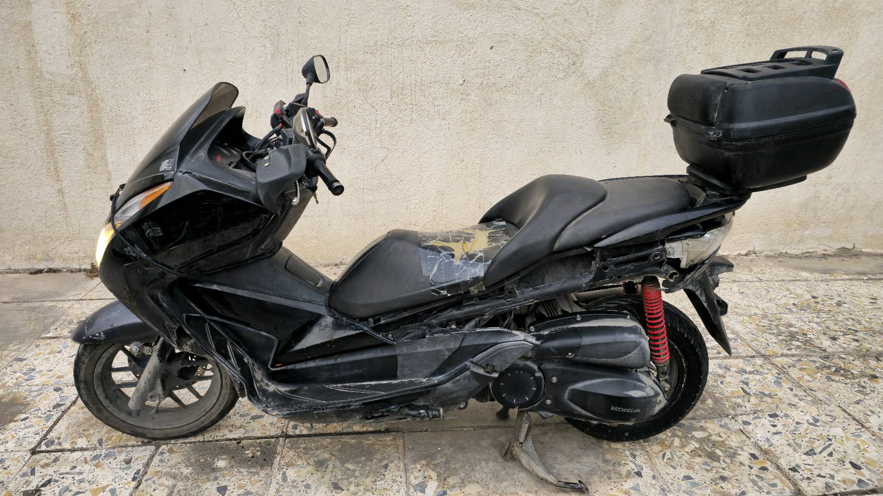 فورزا 0.12 للبيع شغالة  السعر  900 الف وبيهة مجال . بغداد القادسية قرب سريع المطار
***********
***********
***********