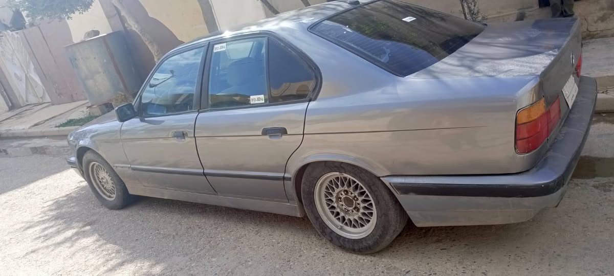 للبيع BMW
محرك شرط نوع مسكر
تبريد ثلج 
الحجم 520
كير اوتوماتيك 
جوم كهرباء
ويل نحلة 
رقم كركوك الماني شرط التحويل 

العنوان موصل حي الانتصار 

رقم الهاتف *********** اتصل 

السعررر 45 وبيها مجال
