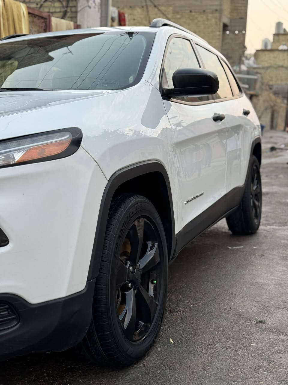 السلام عليكم جيب بزون موديل 2017 الحادث مثل ماموظح ماشيه 77 الف كيلو السعر 120 رقم الهاتف ***********
