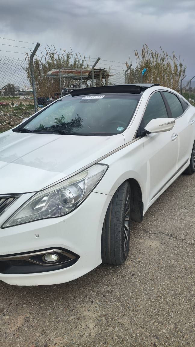 سلام وعليكم ازيره موديل2012
فول مواصفات 1/1 رقم جديد تحويل مباشر 
بيها شي قليل بارد باقي مكفول  عليها غراما 5اوراق
ينقطع من السعر مكان كركوك للاستفسار *********** كركوك, العراق
