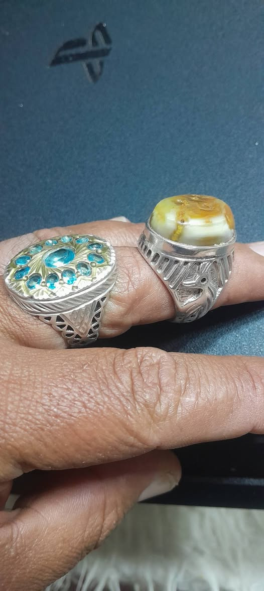 خاتمين  جميلات جدا   وزن   41  غرام  السعر نهائي   ٦٠   دينار   نهائي انشالله    عمان خربه السوق   0789563798   ..


**إذا كنت صاحب هذا الإعلان وتريد حذفه لأي سبب، رجاءا أرسل رسالة إلى الدعم الفني**
