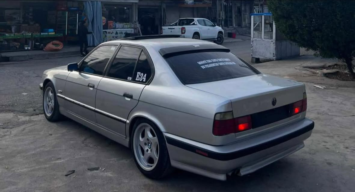 ئۆتۆمبێل: بیئیم مۆدیل ١٩٩١ 

کامل کراوەتە ٩٥ 
سلایت و کوشین جلد 

ســــعر $ یەک کۆمێنـت بکە راســـتەوخۆ بــۆ دێـــت🟢

ویل m5 بەناوی خۆمە تاوەکوو ٢٠٣٠ نوێیە 
مەکینە 520 کەبس 
حیزام سبوغە بۆ جوانی 
 
ژمارەی خاوەن سەیارە👈: ***********
